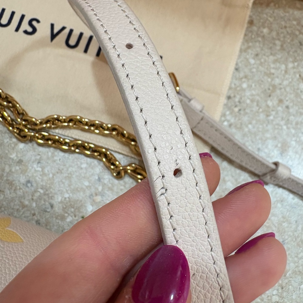 🩷sold🩷Louis Vuitton Mini Bumbag By the Pool - Picture 14 of 15